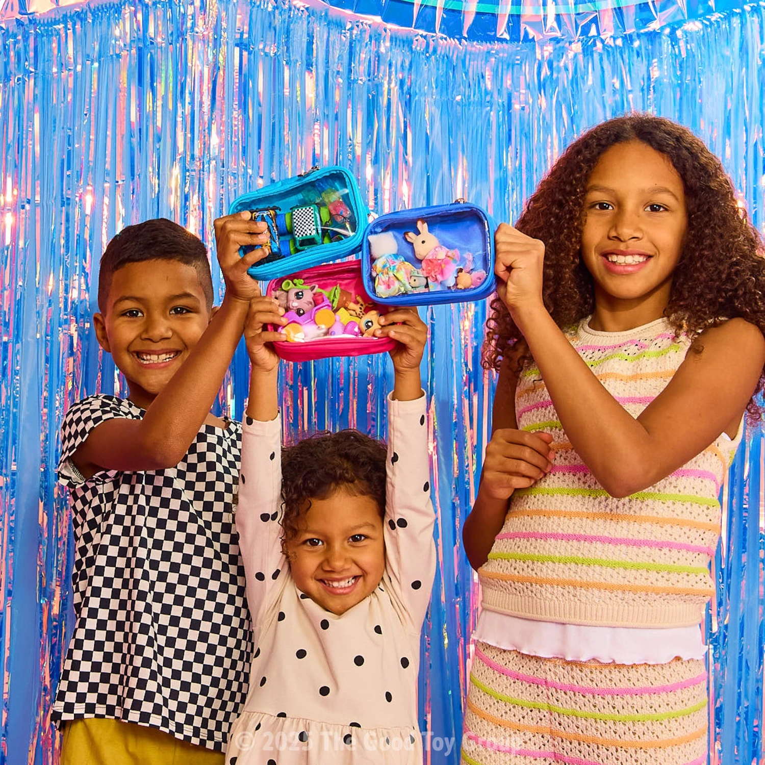 Clip & Carry Collectible Bag Clip & Carry Collectible Bag -Toyology Toys YJ TGTG Spring 2025 Lifestyle MaviBags2 0382 915918fc 1ced 4cda ae4b f684917068db