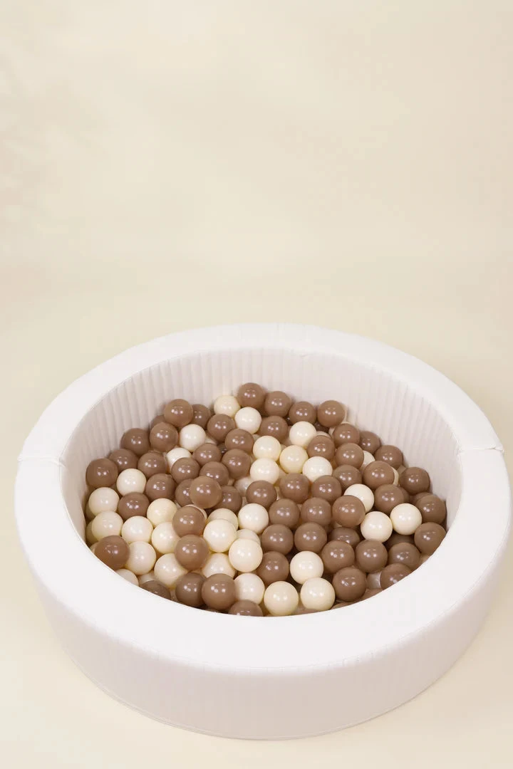 Set of 200 Balls for Ball Pit Set Of 200 Balls For Ball Pit -Toyology Toys img 6738 3001 copy 720x d59fde57 75be 4573 bfb2 a79f78aac940